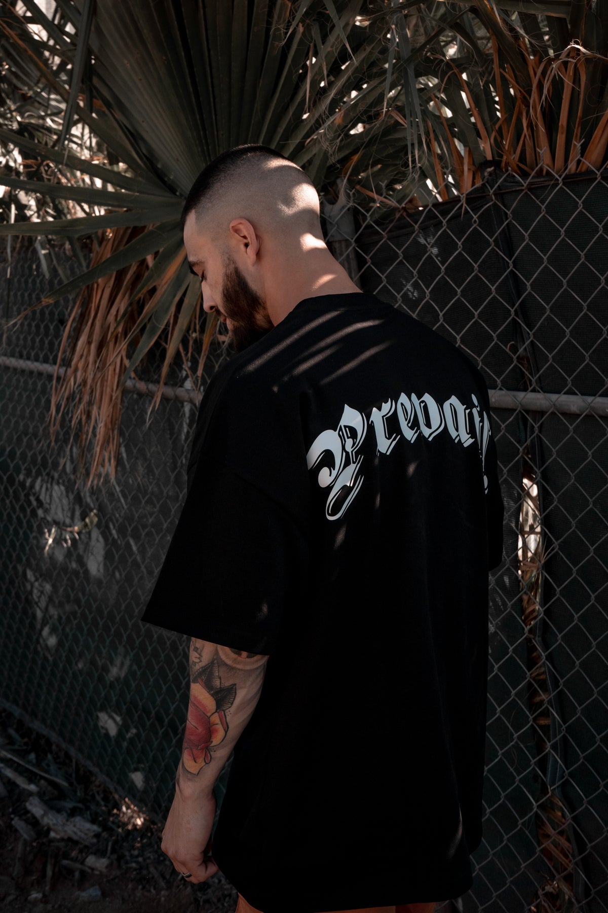 OE BLACK T SHIRT