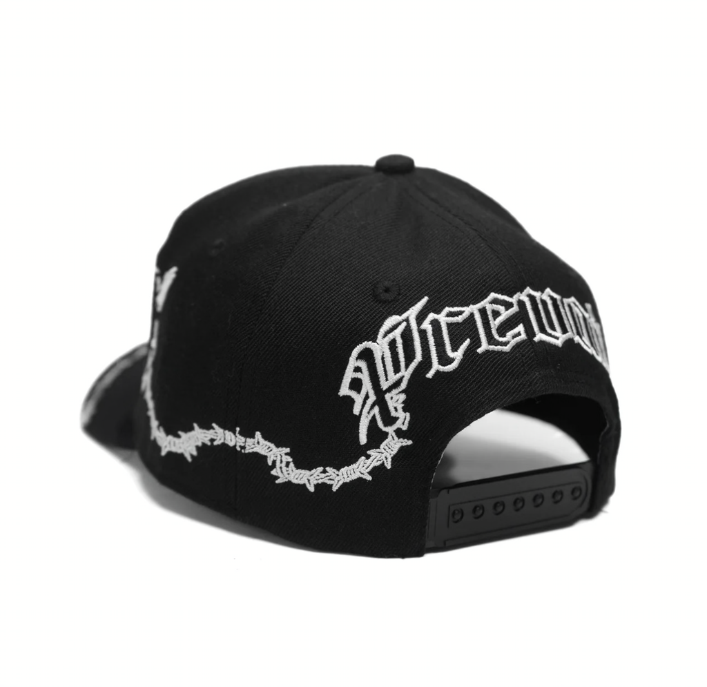 LA CHAIN HAT